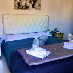 https://casa-laura-viareggio-55049-2.it-tuscanyhotel.com