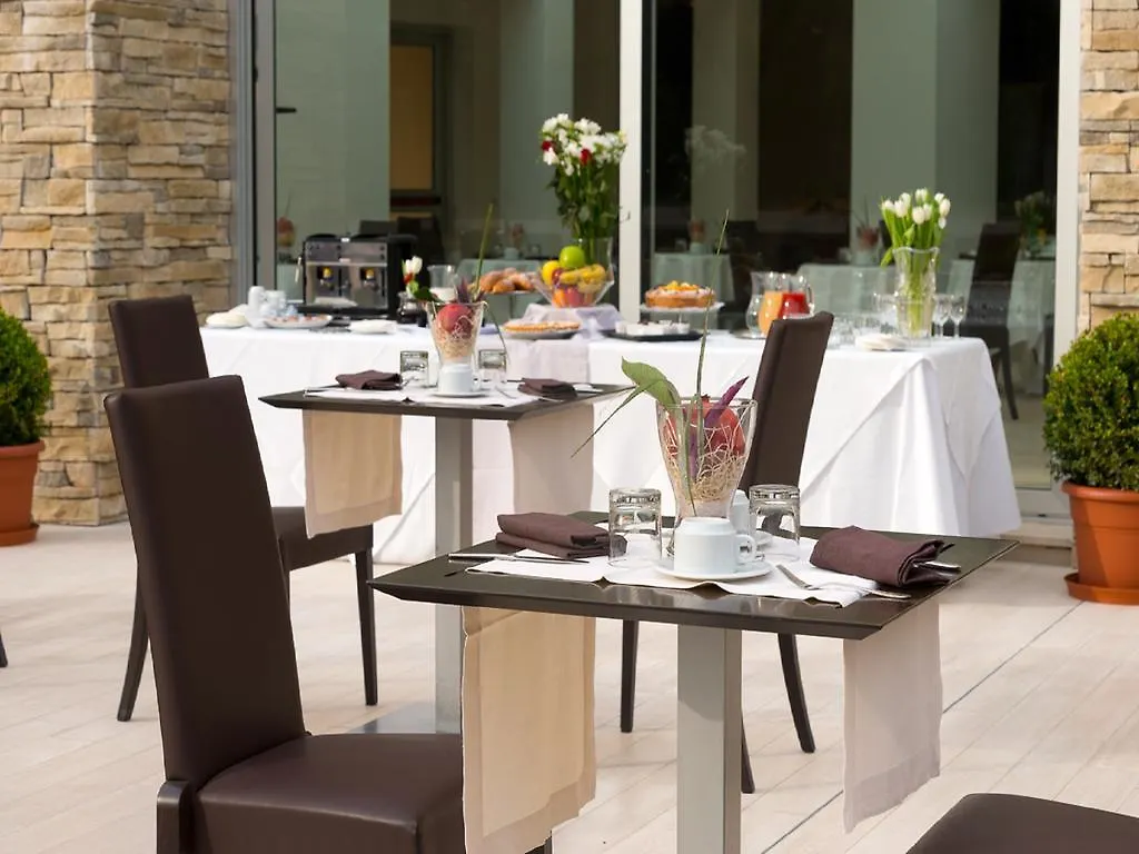 Ele Green Park Hotel Pamphili Roma 4*,